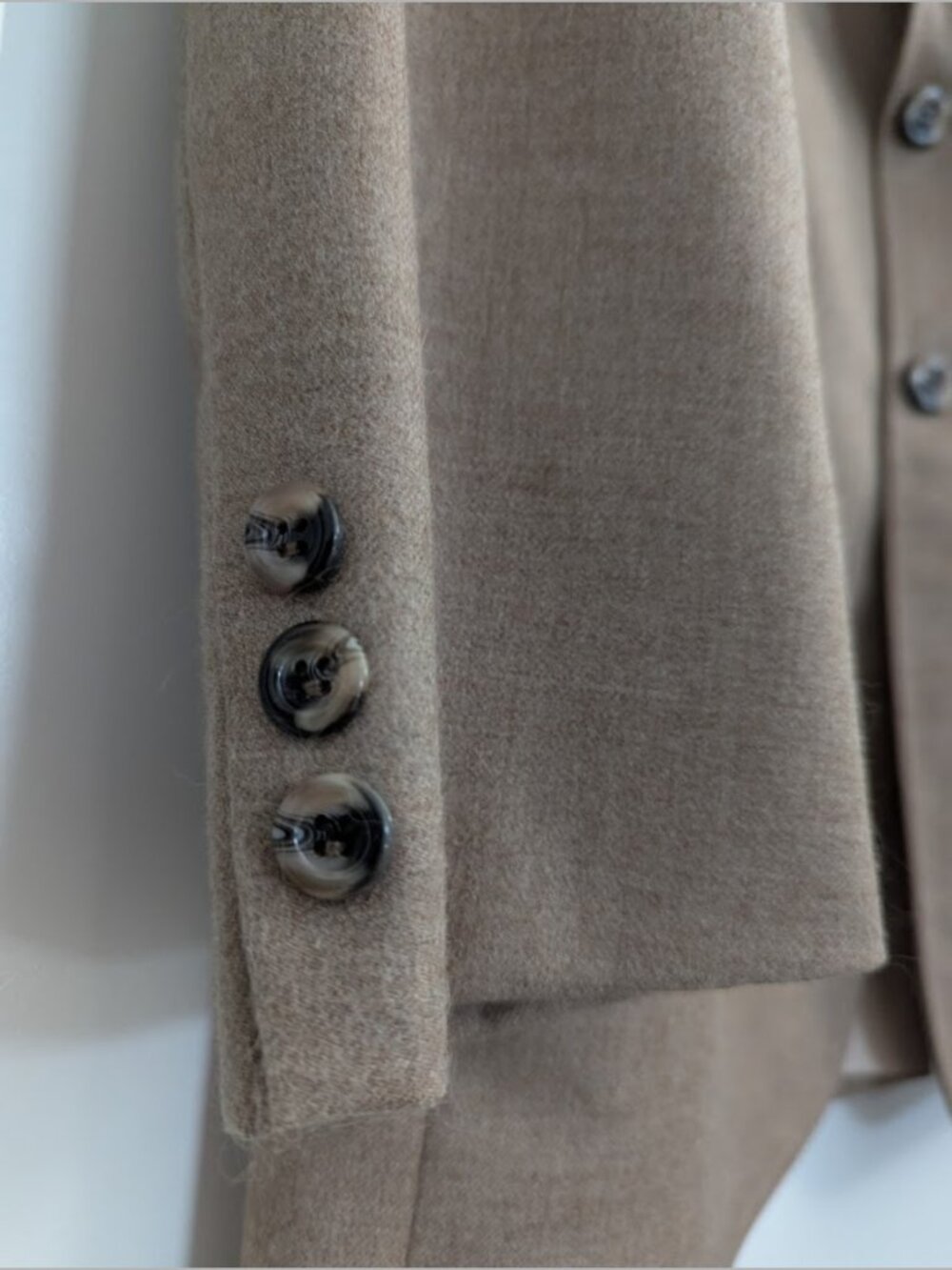 Pure Virgin Wool Equestrian-Inspired Longline Men’s Blazer - Picture 9 of 16